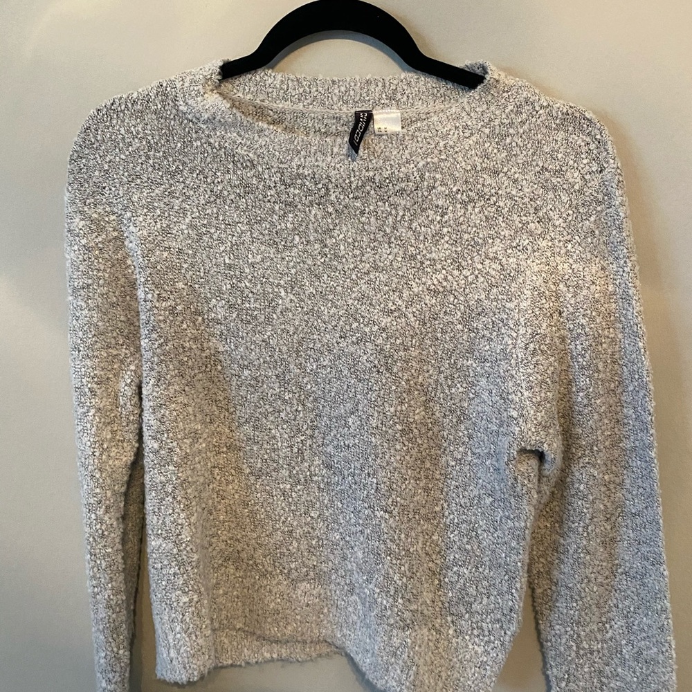 Crew Neck Grey and White Sweater